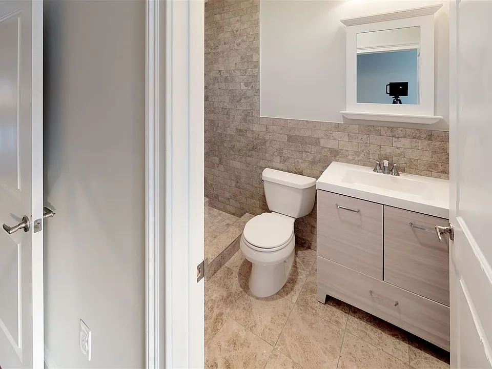 297-Gates-Bathroom(1)