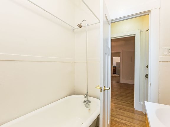5th image of 1600 3rd Ave #28