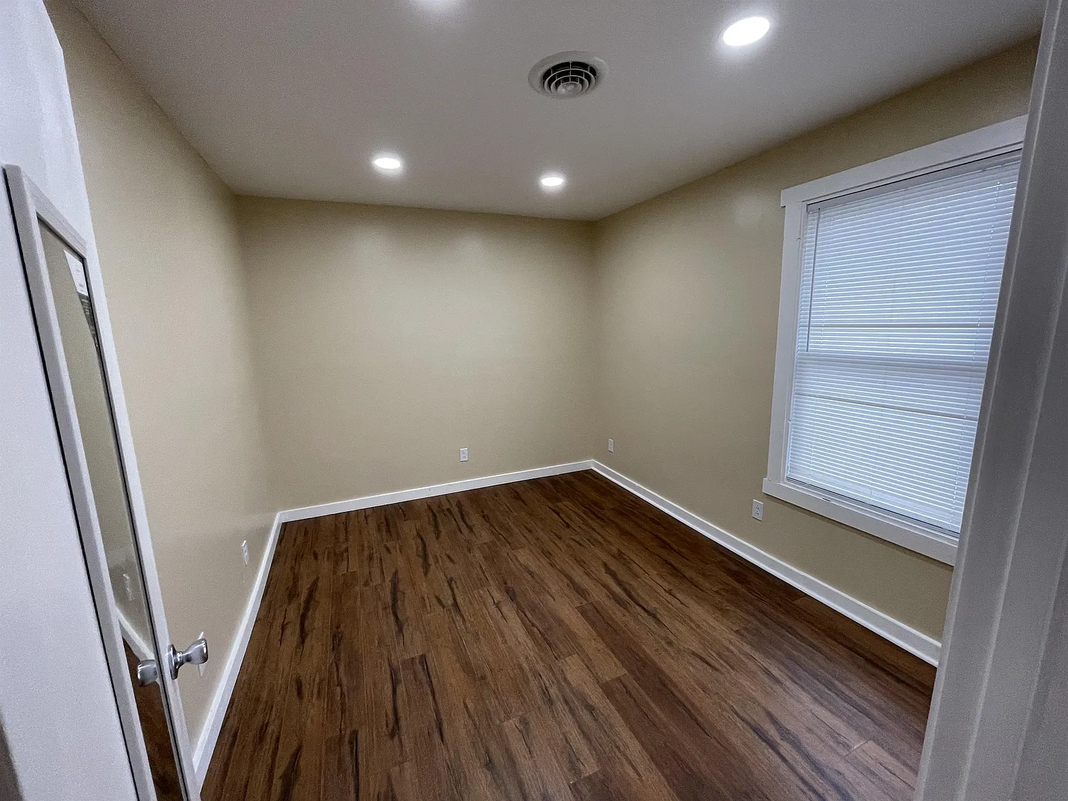 133 1/2 East Main Street - B — Photo 3