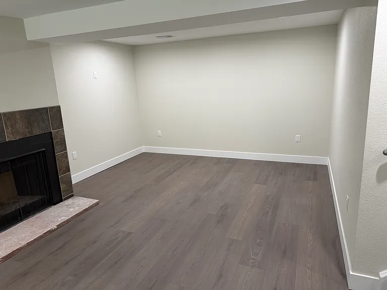 4008 Cottonwood Dr — Photo 3