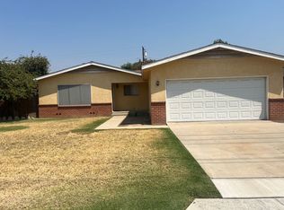 208 W Manning Ave, Reedley, CA 93654