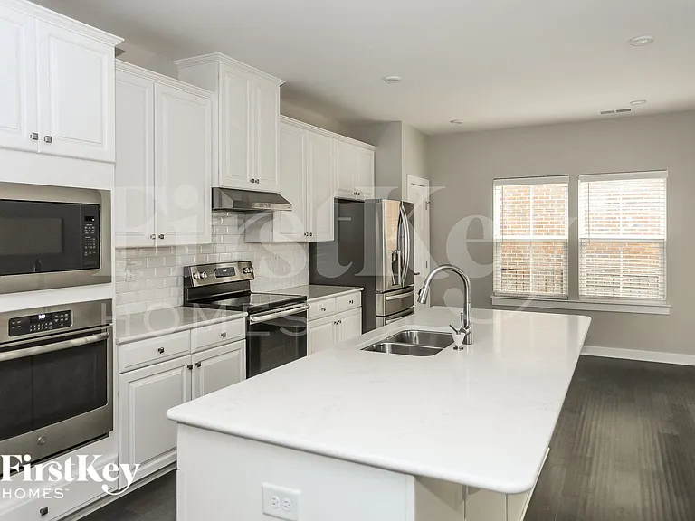 6425 Brighton Park Dr — Photo 6