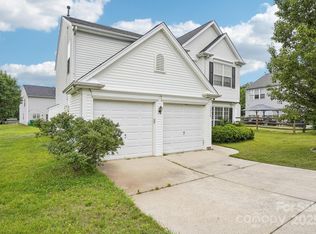 3038 Old Ironside Dr, Charlotte, NC 28213
