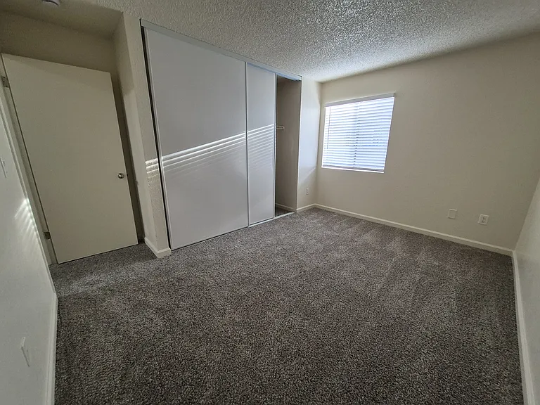 Foxworth Apartments — Photo 52