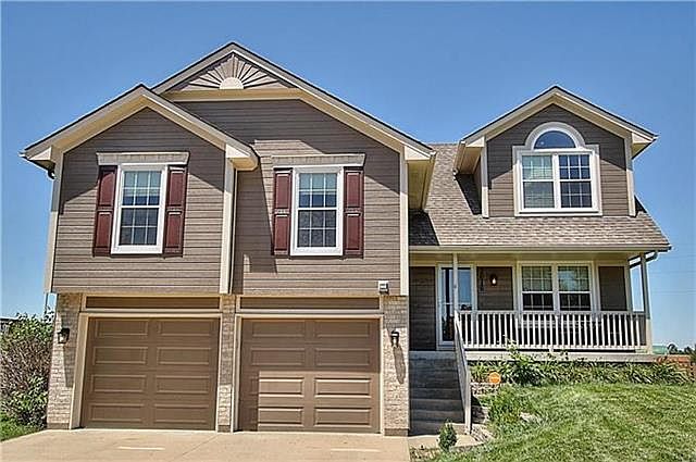 1st image of 2616 NE Horseshoe Dr