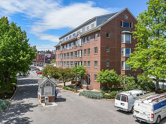 4th image of 717 Chandlers Wharf #717