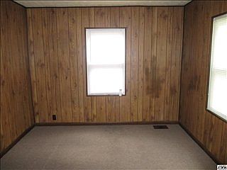 4th image of 609 Centennial St