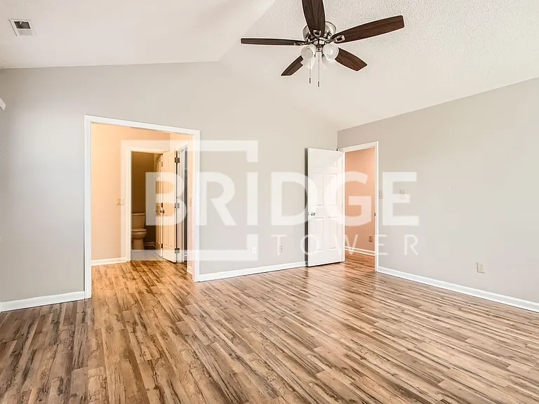 7201 Canyon Dr — Photo 13