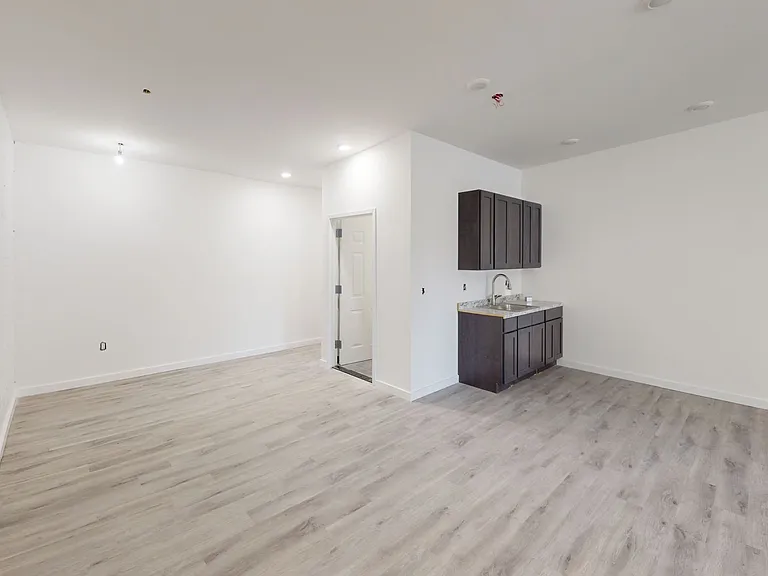 252 Washington St — Photo 25