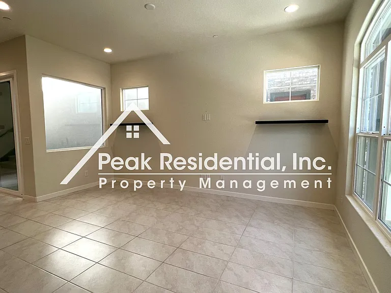 3283 Warbler Ct — Photo 5