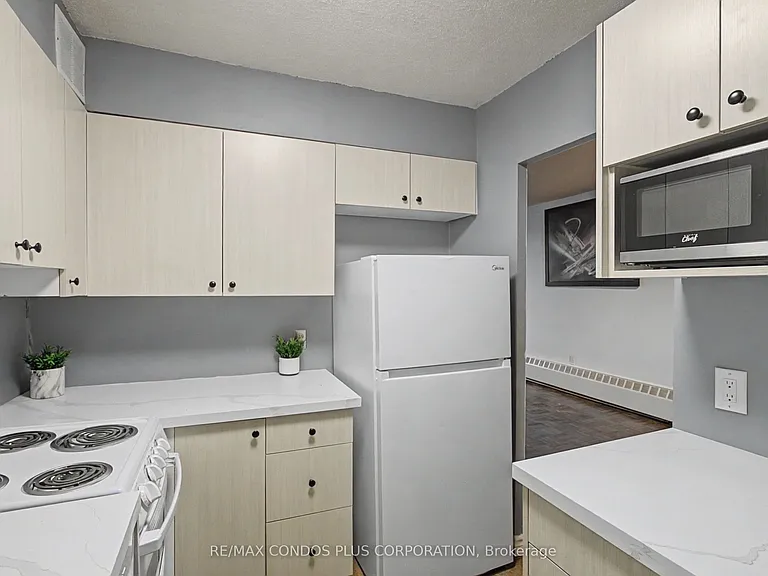 5949 Yonge St #208 — Photo 15