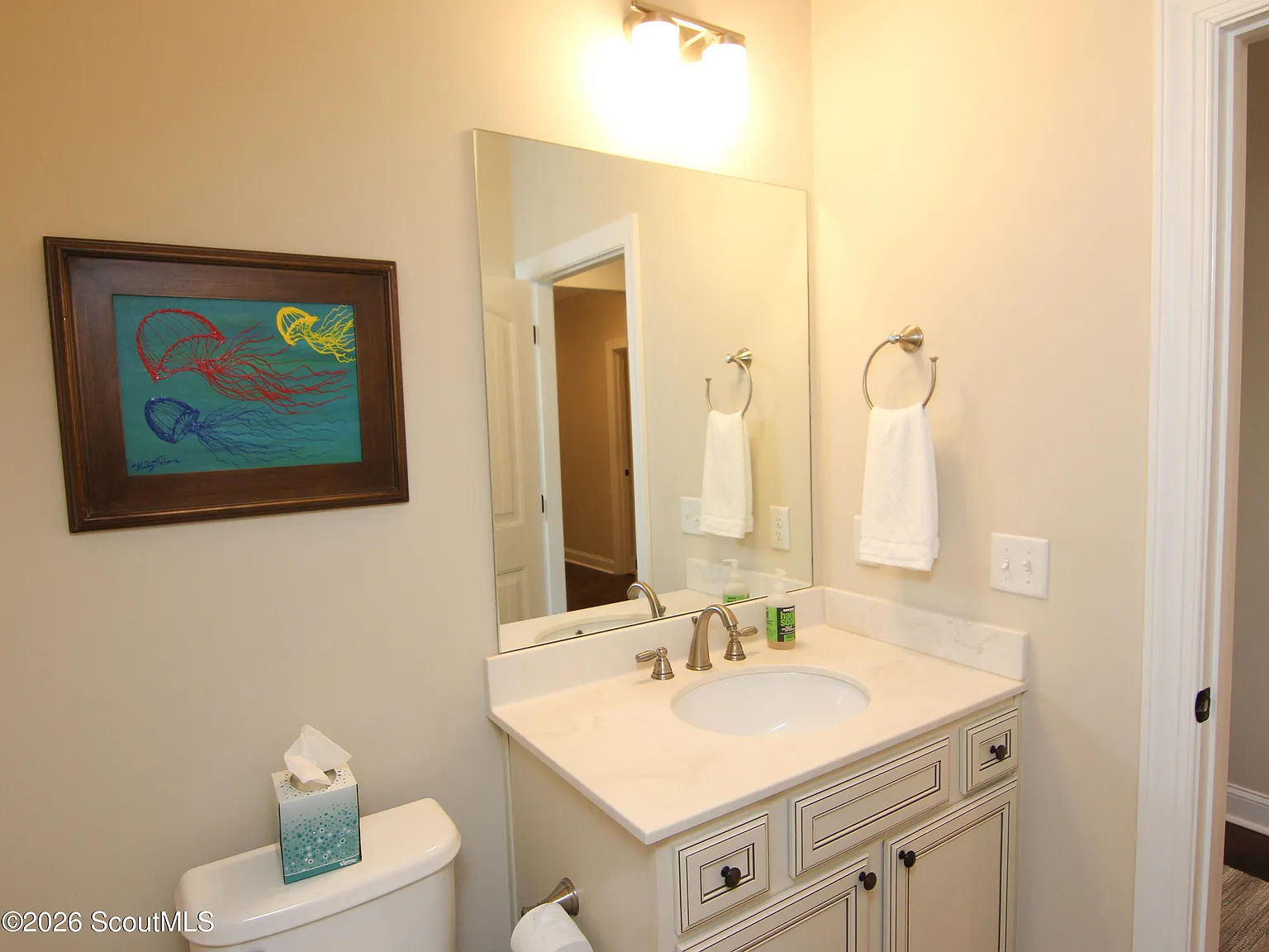 3 bed, 2.5 bath, 2210 sqft, $5,160 — Photo 4