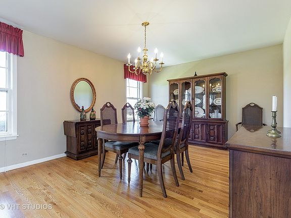 3rd image of 2411 Bel Air Dr