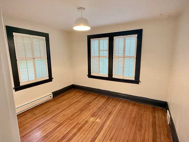 284 Castle Blvd — Photo 5