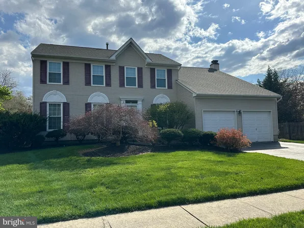 216 Ivanhoe Dr, Robbinsville, NJ 08691