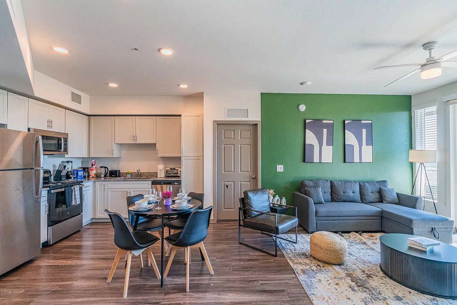 2 bed, 2.0 bath, 893 sqft, $3,162 — Photo 3