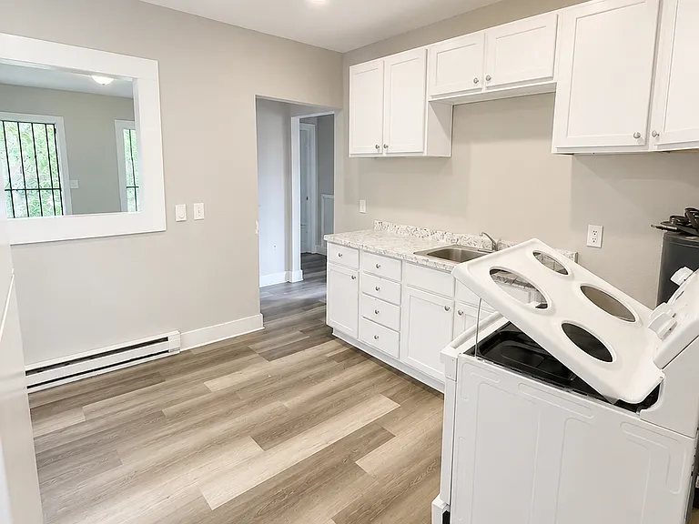 207 Whittemore St #2 — Photo 8