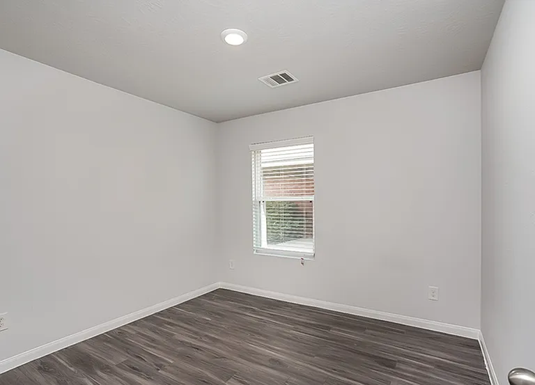 19019 Moynihan Dr — Photo 18