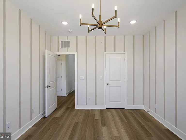 20799 Lamlash Ter — Photo 16
