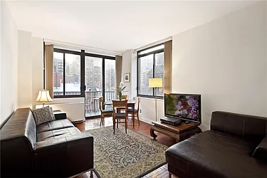 Rented by R New York