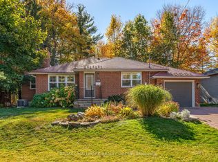 340 Cunningham Ave, Ottawa, ON K1H 6B4