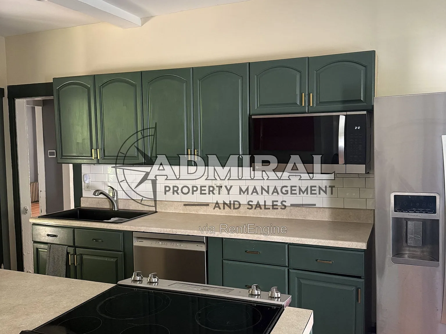 3 bed, 1.5 bath, 1445 sqft, $2,800 — Photo 3