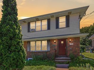 921 Weeks Ave SE, Minneapolis, MN 55414