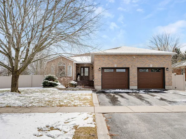 545 Shiloh Ave, Kingston, ON K7M 8W1