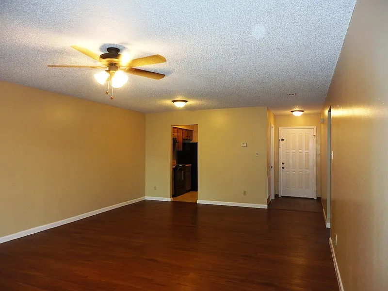 Cute 2 BR/1BA Condo with Pool Access — Photo 3