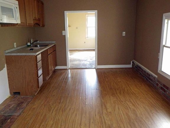 Kitchen & Dining Area