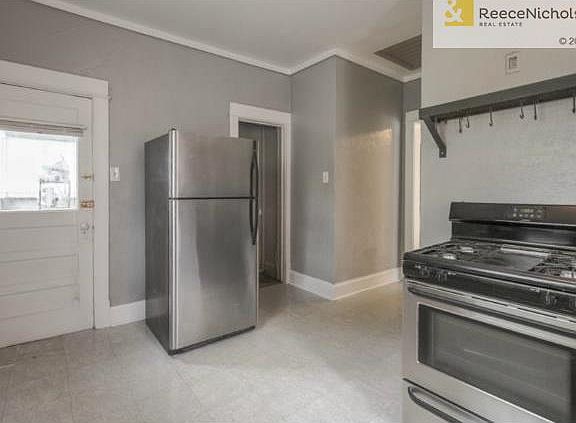 3rd image of 624 W 40th St