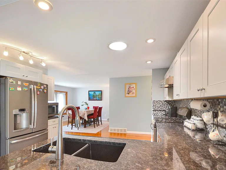 37653 Longacre Dr — Photo 11