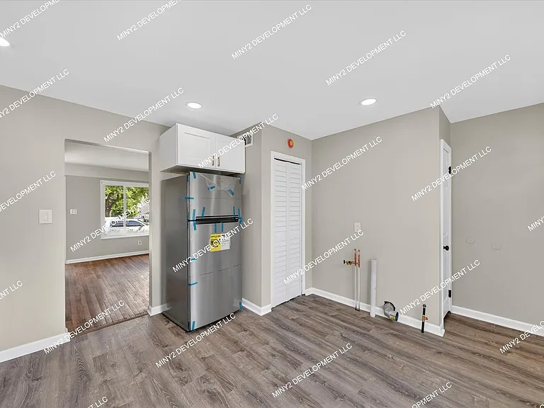 24273 Lauren Ave — Photo 11