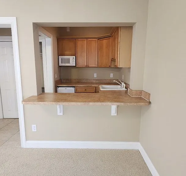 654 South Loop Pkwy — Photo 30
