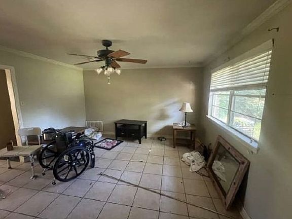 Additional Living Room