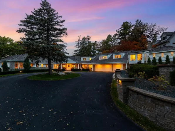 11228 Willowood Ave, Eden Prairie, MN 55344