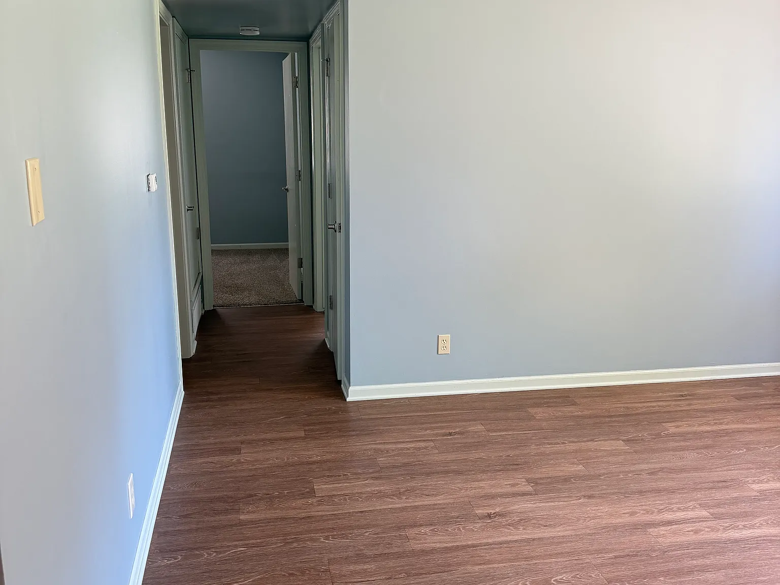2 bed, 858 sqft, $995 — Photo 2