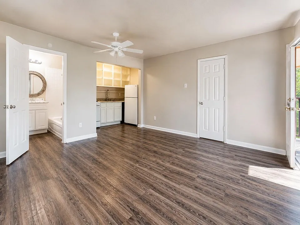 1756 W Main St #7