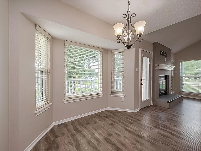 131 Cove Cir — Photo 19
