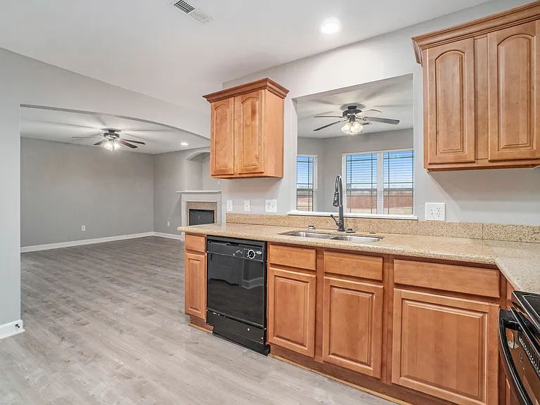 University Park TownHomes - 16432 — Photo 11