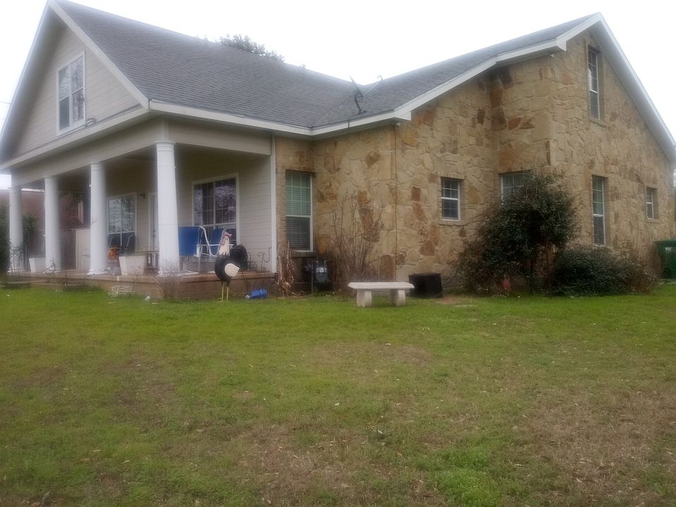 1st image of 105 E Newland Dr