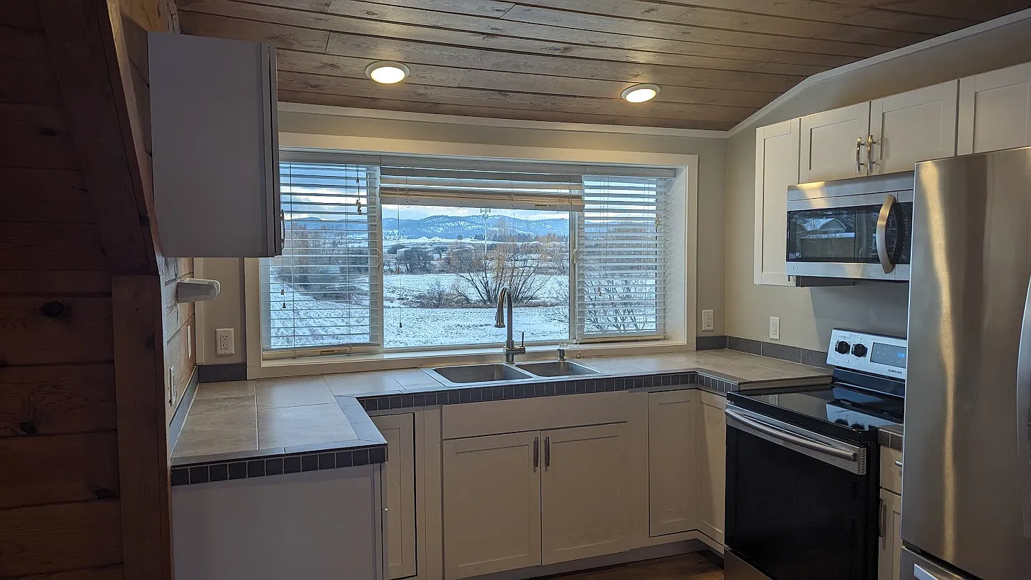 1410 Western Drive - B — Photo 4