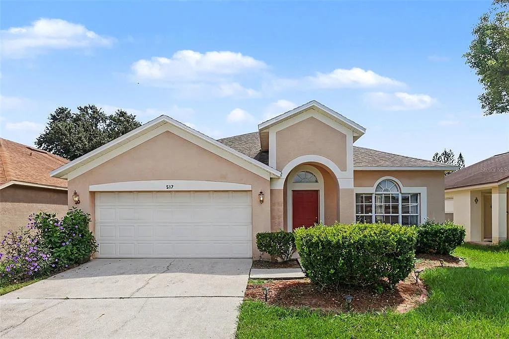 3 bed, 2.0 bath, 1610 sqft, $2,100 — Photo 1