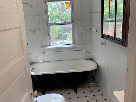 4th image of 10212 Hampden Ave #1