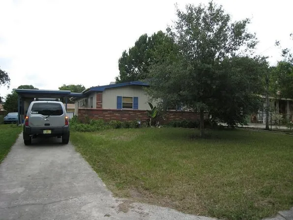 7018 Conifer Dr, Temple Terrace, FL 33637