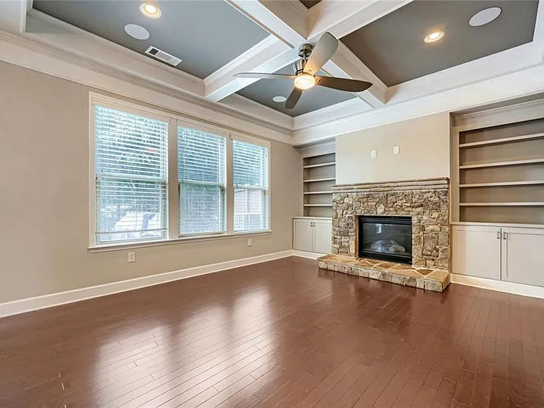 2464 Norwood Dr SE — Photo 10