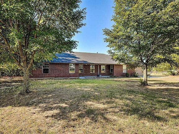 2nd image of 113 Kristin Rd