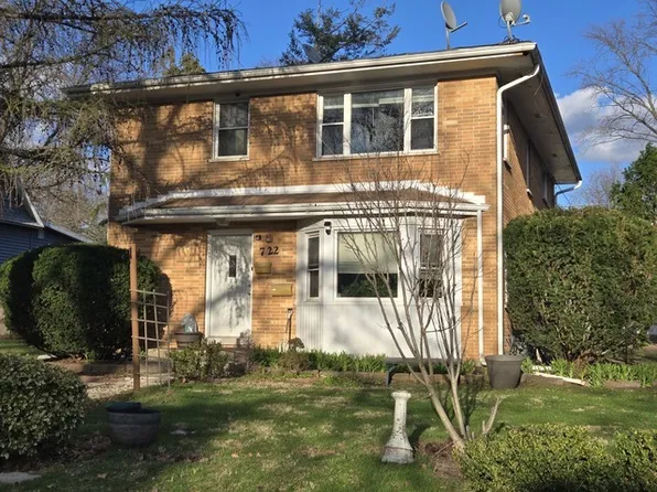 722 N Center St, Naperville, IL 60563