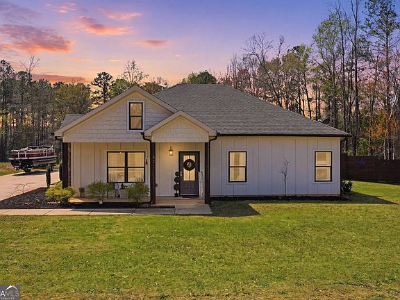 2nd image of 62 Buck Creek Rd