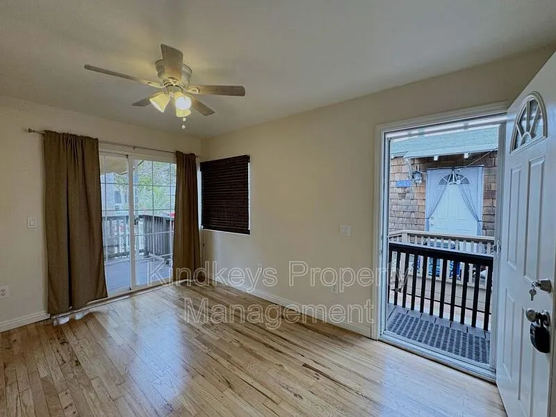 1 bed, 1.0 bath, $2,495 — Photo 2